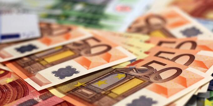 Fifty-euro banknotes