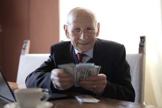 What happens to my 401k if I move abroad? A guide for US expats