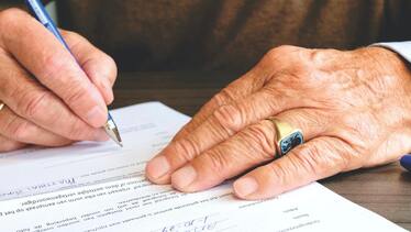 FBAR filing requirements and deadlines in 2026