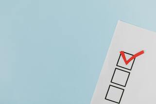 What does the "FATCA Filing Requirement" box on Form 1099 mean?